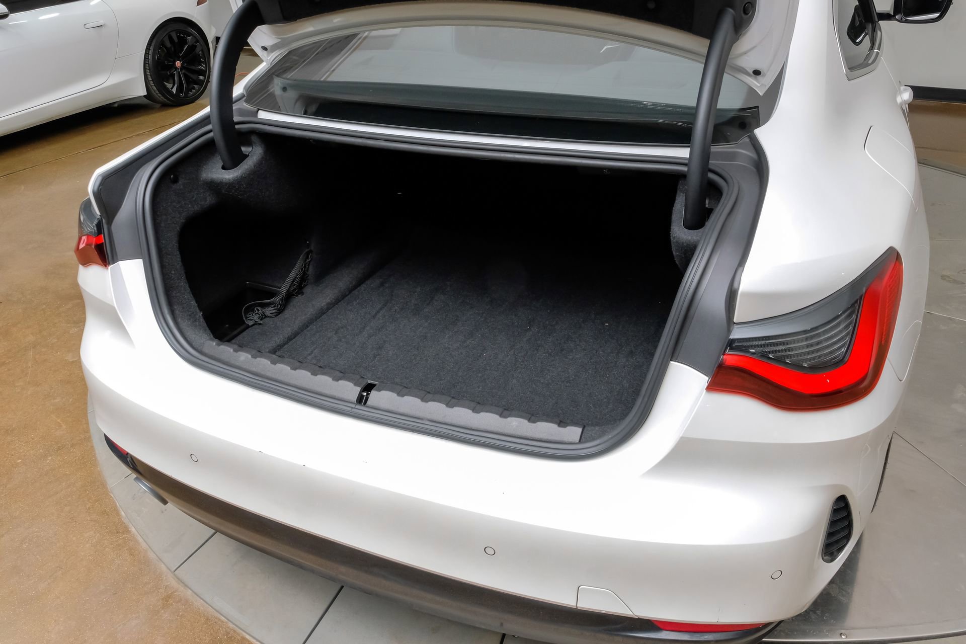Used 2025 BMW 430i Coupe w/ Premium Package RWD image 48