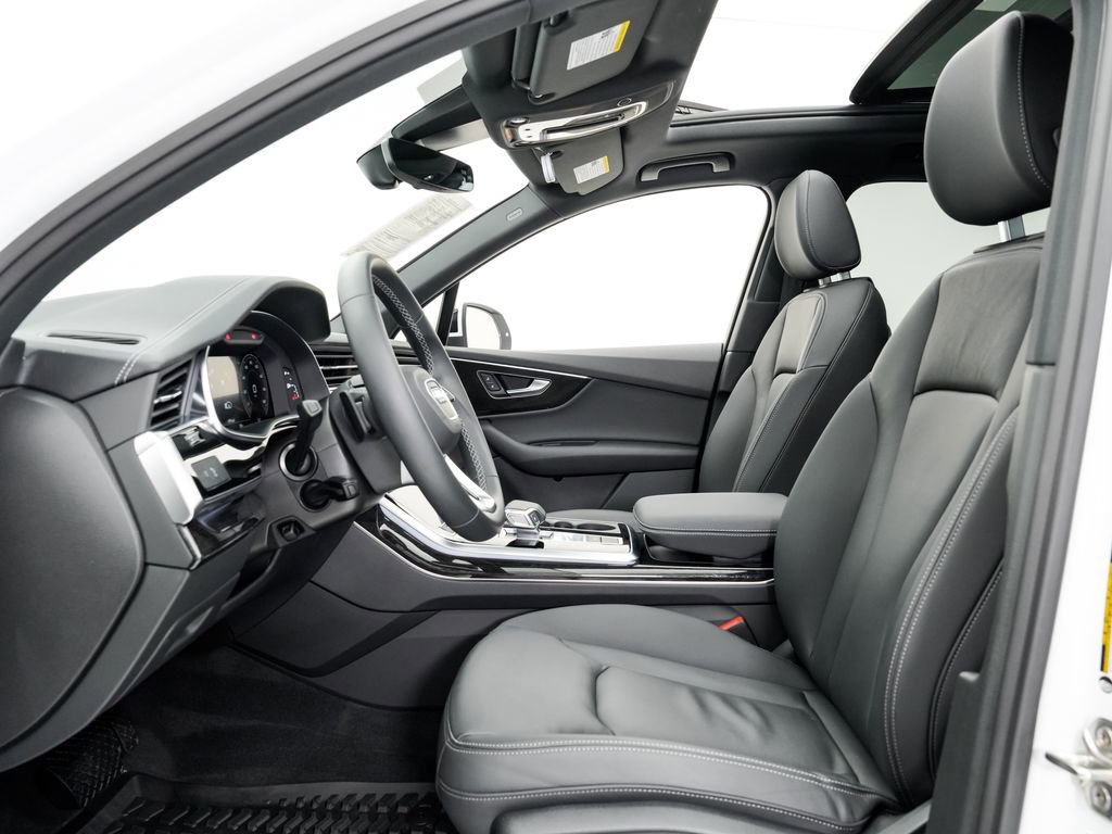 Certified 2025 Audi Q7 3.0T Premium w/ Convenience Package image 6