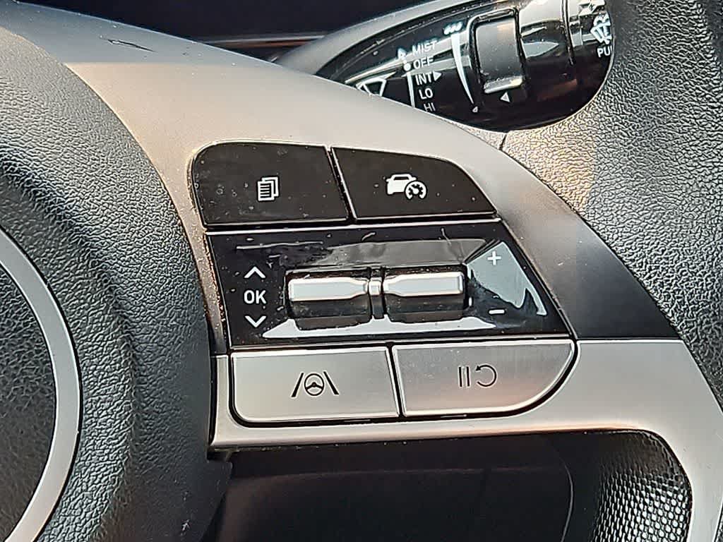 Used 2024 Hyundai Elantra SEL FWD image 21