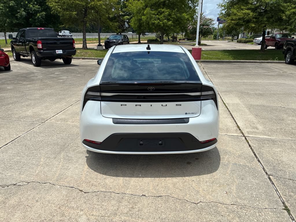 New 2026 Toyota Prius Plug-In Hybrid FWD image 5