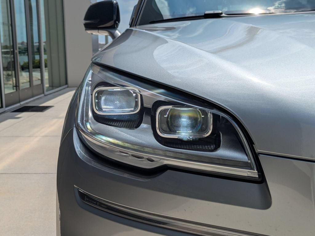 Certified 2024 Lincoln Aviator Black Label w/ Dynamic Handling Package AWD/4WD image 11