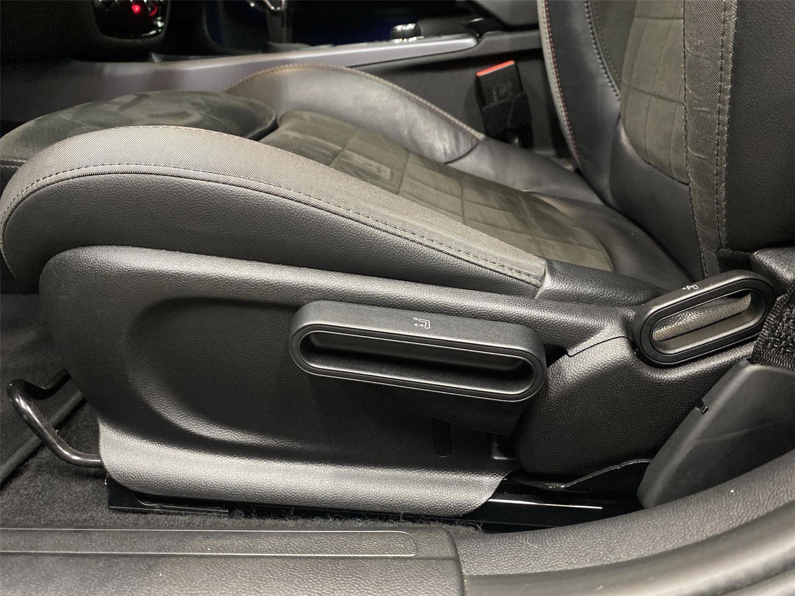 Certified 2023 MINI Cooper Clubman John Cooper Works AWD/4WD image 18