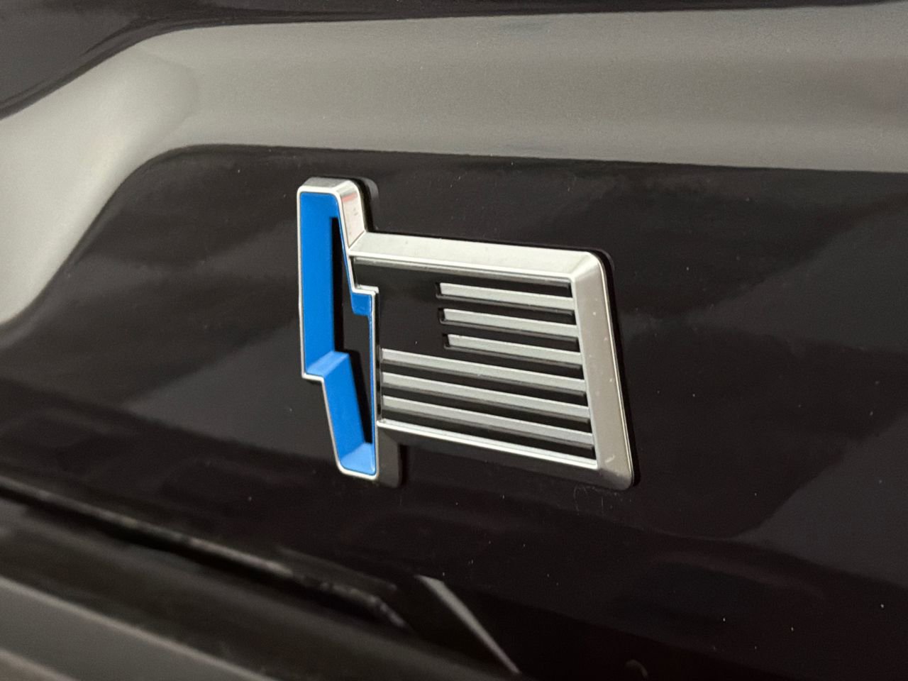 New 2025 Ford F150 Lightning Lariat image 9