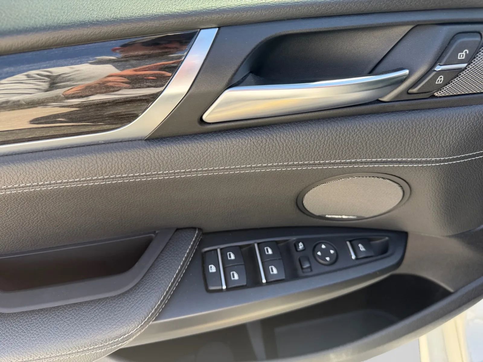 Used 2018 BMW X4 M40i image 15