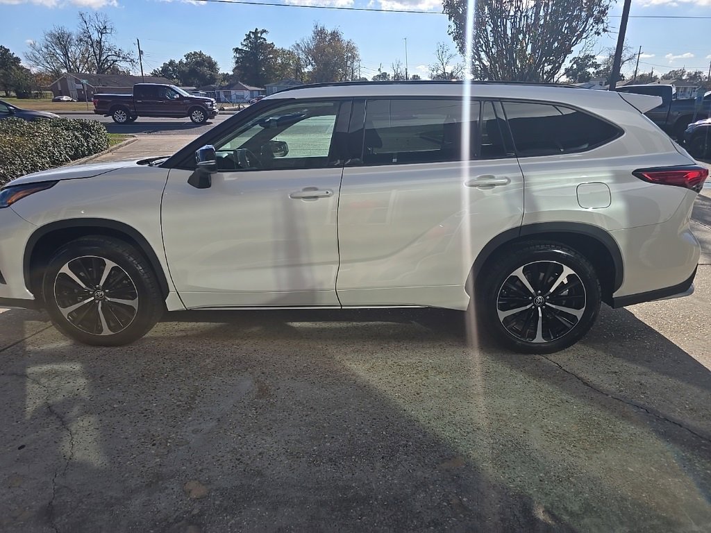 Used 2021 Toyota Highlander XSE image 24