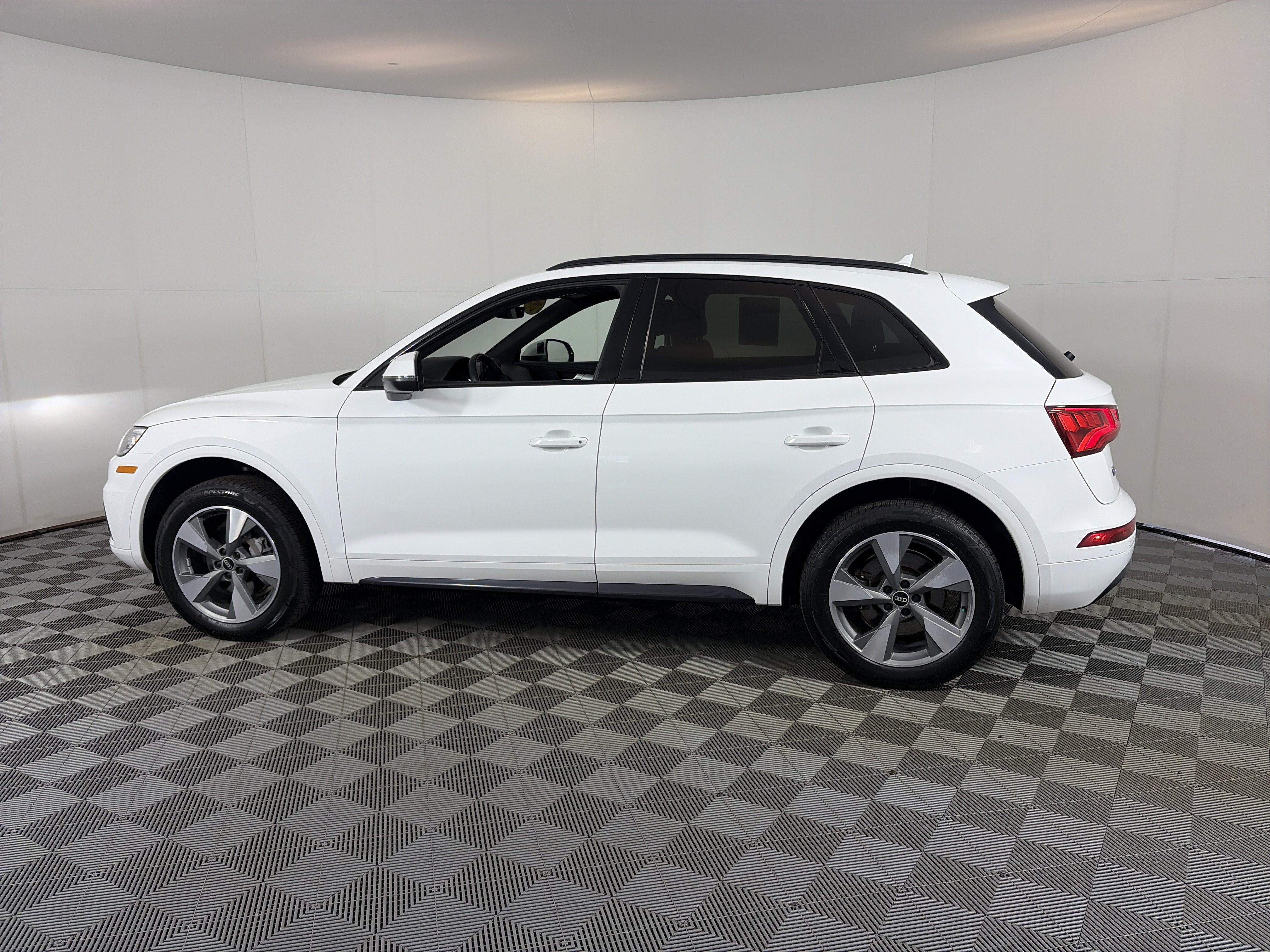 Used 2020 Audi Q5 2.0T Premium AWD/4WD image 8