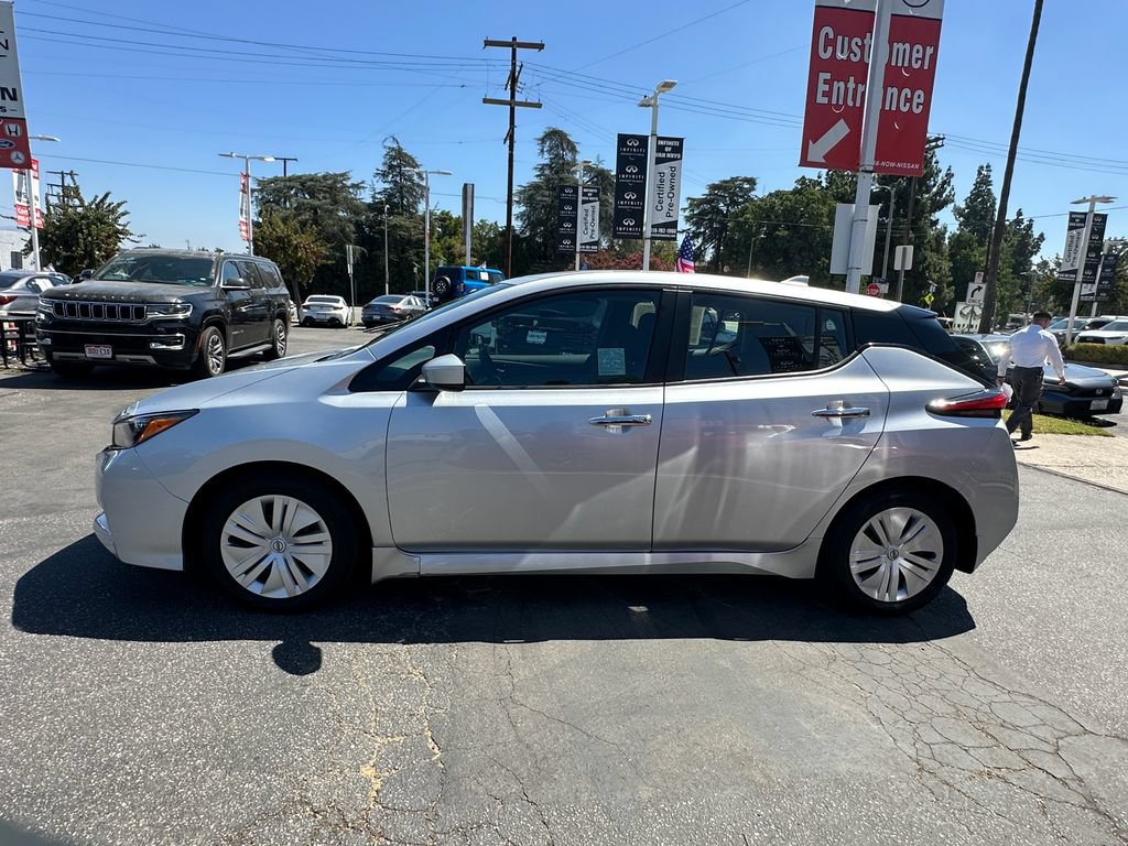 Used 2024 Nissan Leaf S FWD image 3