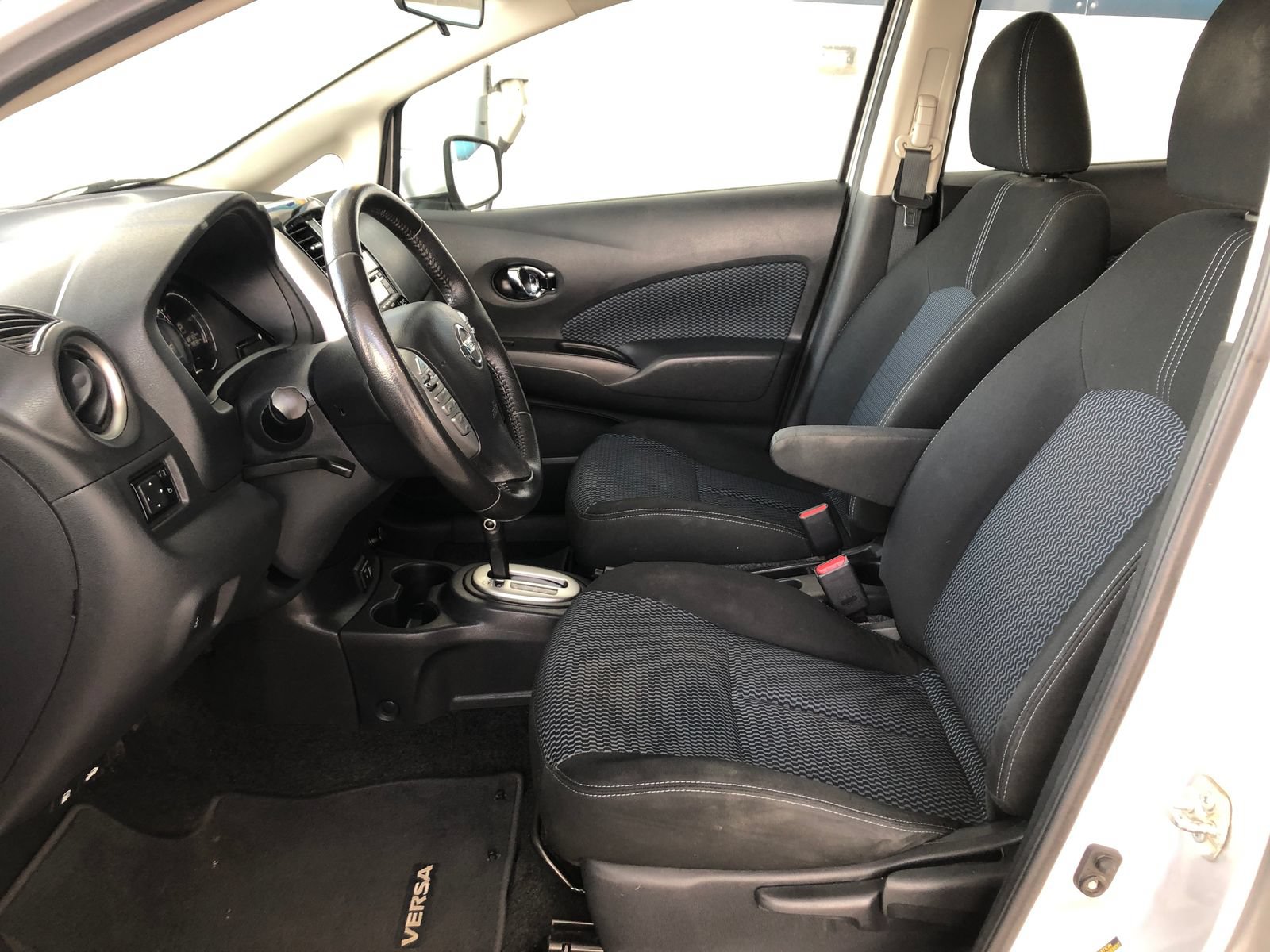 Used 2017 Nissan Versa Note SV FWD image 15