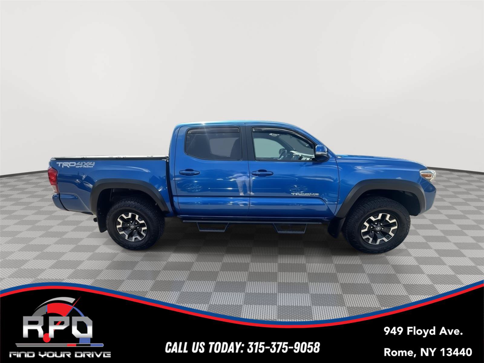 Used 2017 Toyota Tacoma TRD Off-Road w/ Premium & Technology Package AWD/4WD image 6