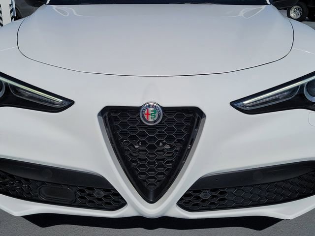 Used 2023 Alfa Romeo Stelvio Veloce image 9