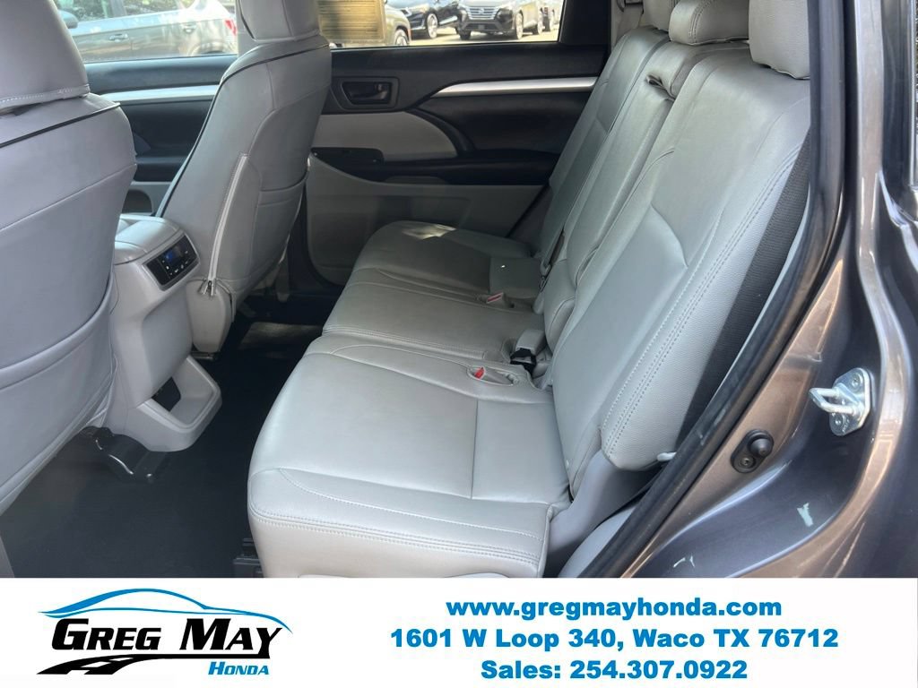 Used 2017 Toyota Highlander Plus FWD image 20