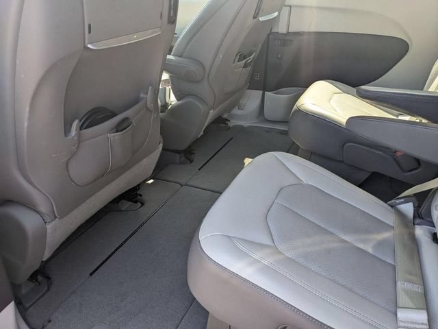 Used 2018 Chrysler Pacifica Touring-L Plus FWD image 26
