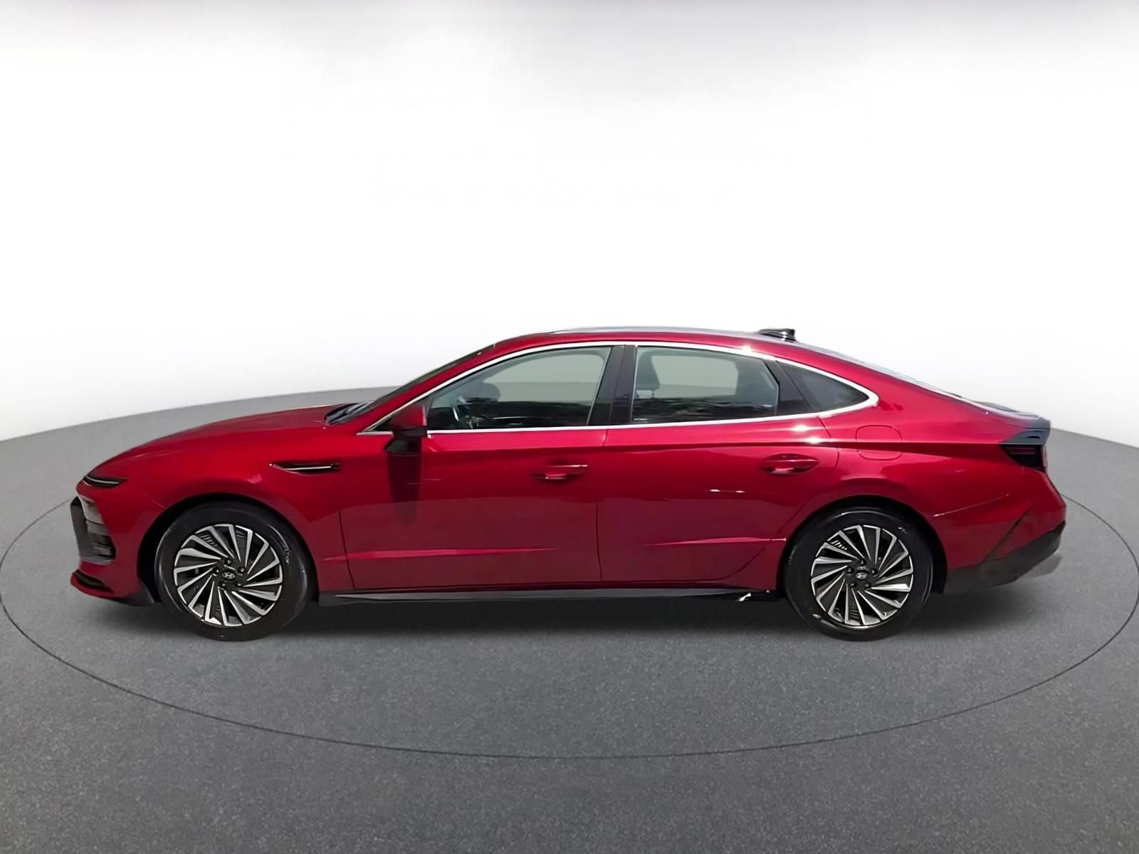 Used 2025 Hyundai Sonata SEL FWD image 9
