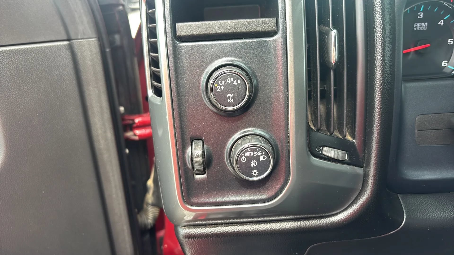 Used 2018 Chevrolet Silverado 1500 LT w/ All Star Edition AWD/4WD image 20
