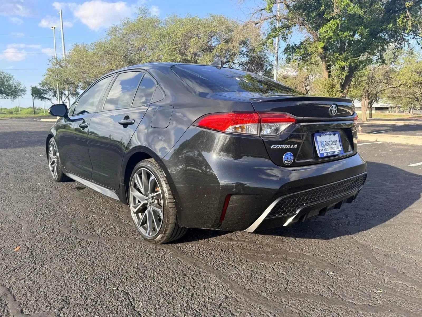 Used 2022 Toyota Corolla SE FWD image 7