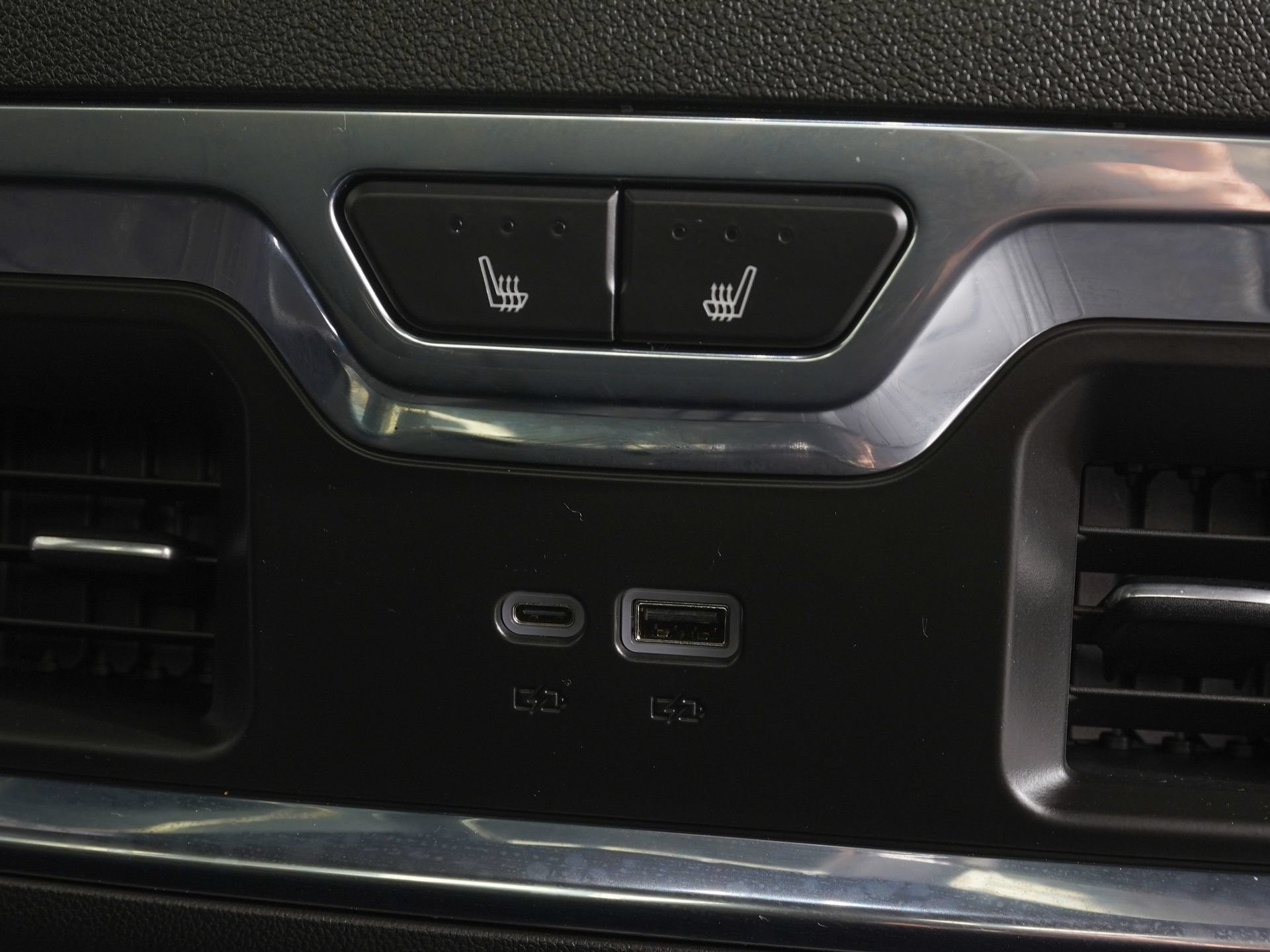 Used 2026 Chevrolet Silverado 1500 High Country w/ High Country Premium Package RWD image 11