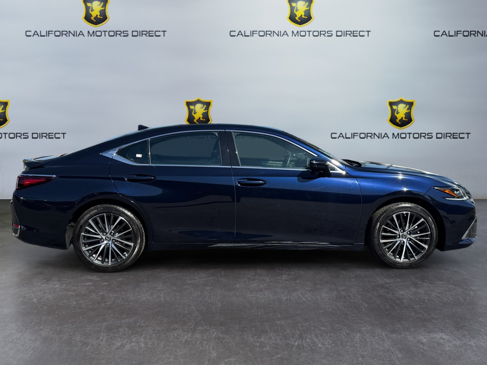 Used 2024 Lexus ES 300h w/ Premium Package FWD image 6