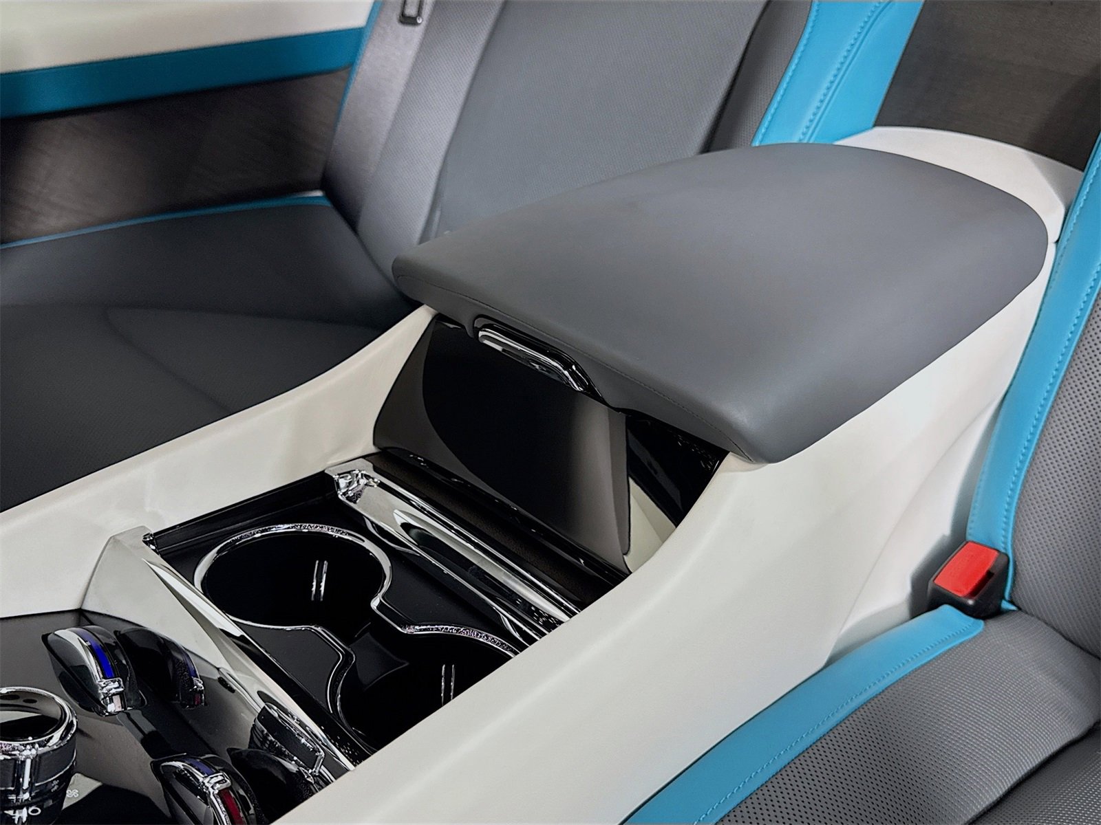 Certified 2024 Rolls-Royce Spectre w/ Spectre Launch Package image 26