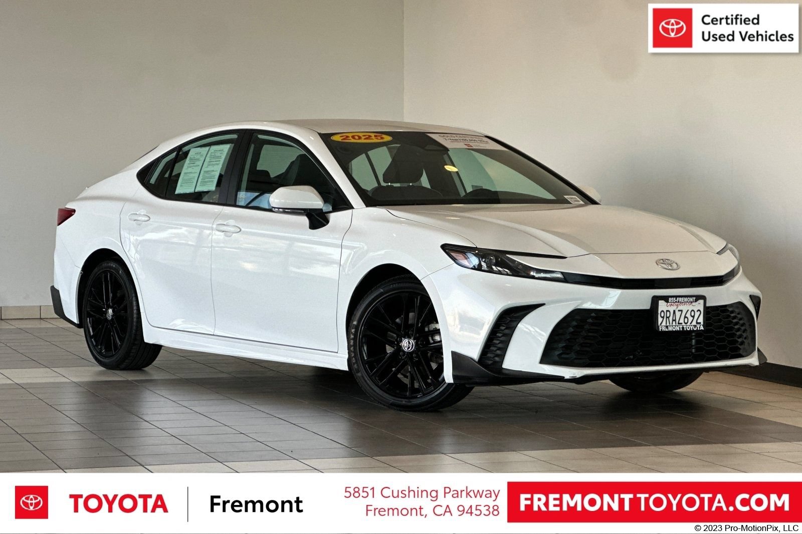 Certified 2025 Toyota Camry SE FWD image 1