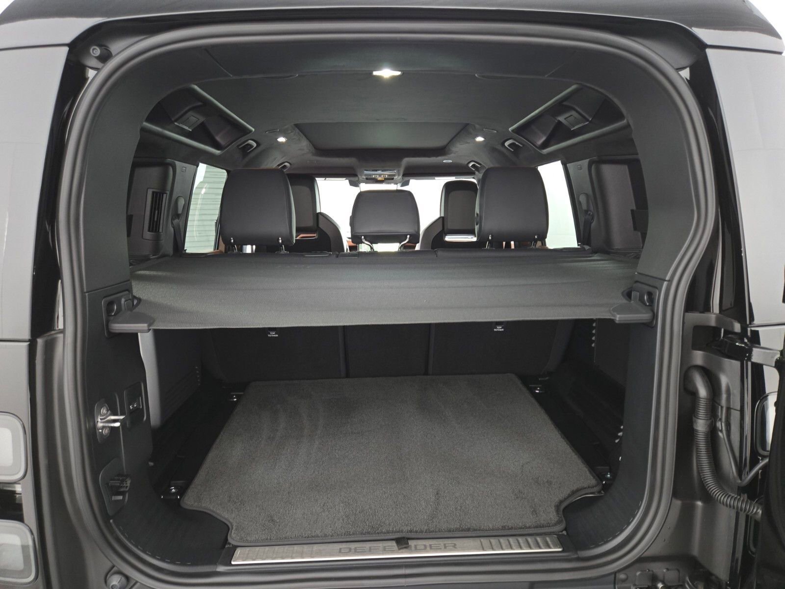 New 2026 Land Rover Defender 110 OCTA image 15