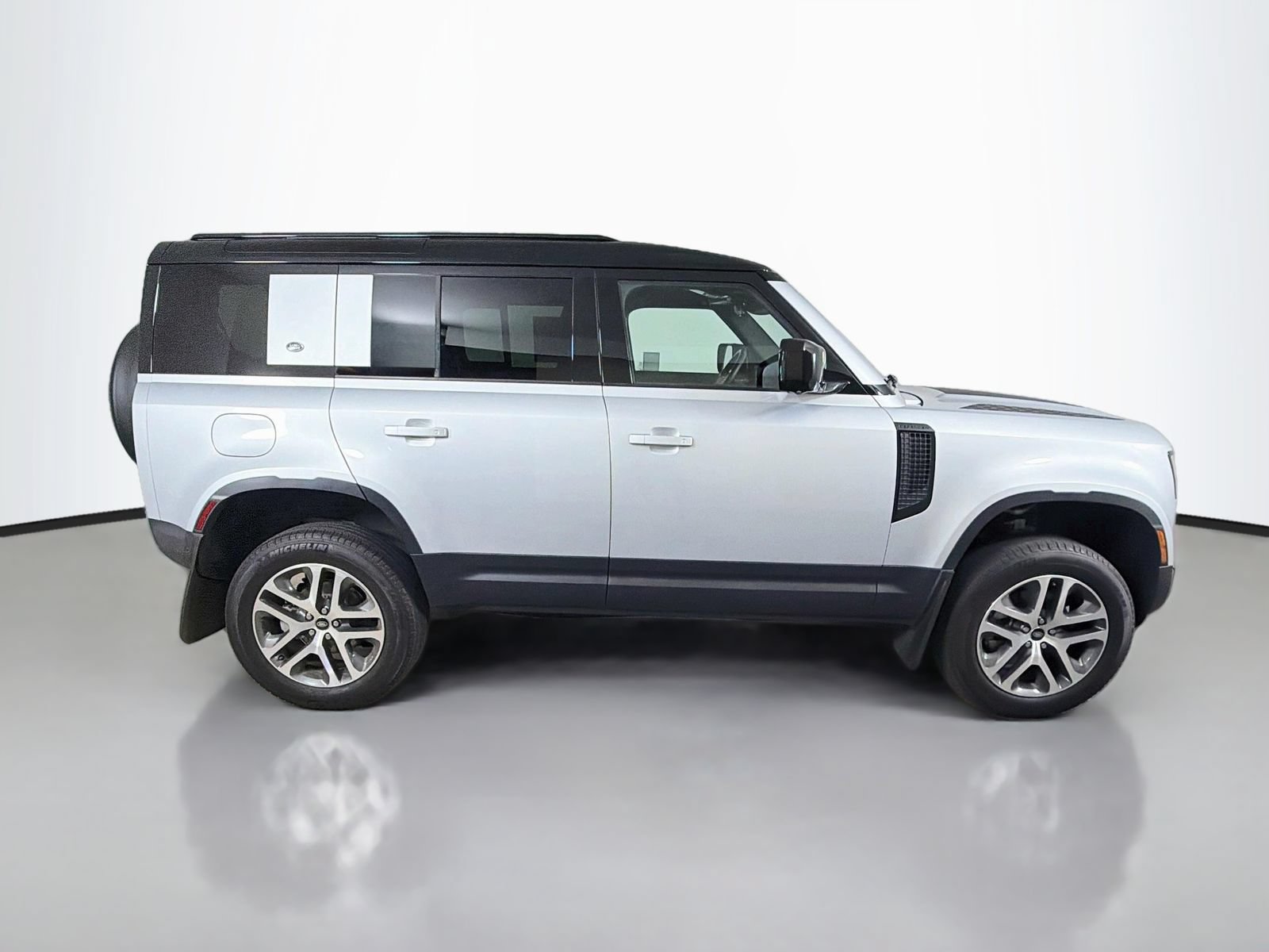Used 2024 Land Rover Defender 110 S AWD/4WD image 6