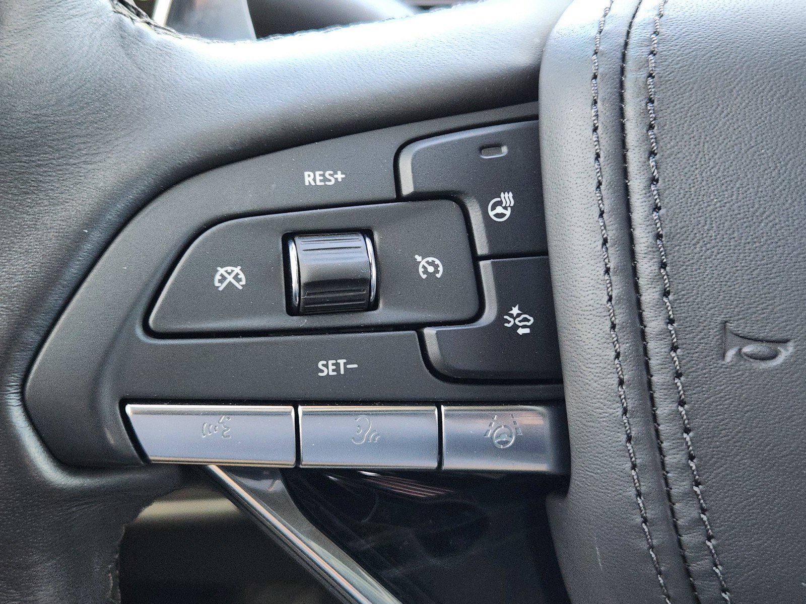 Certified 2023 Cadillac Escalade ESV V AWD/4WD image 24
