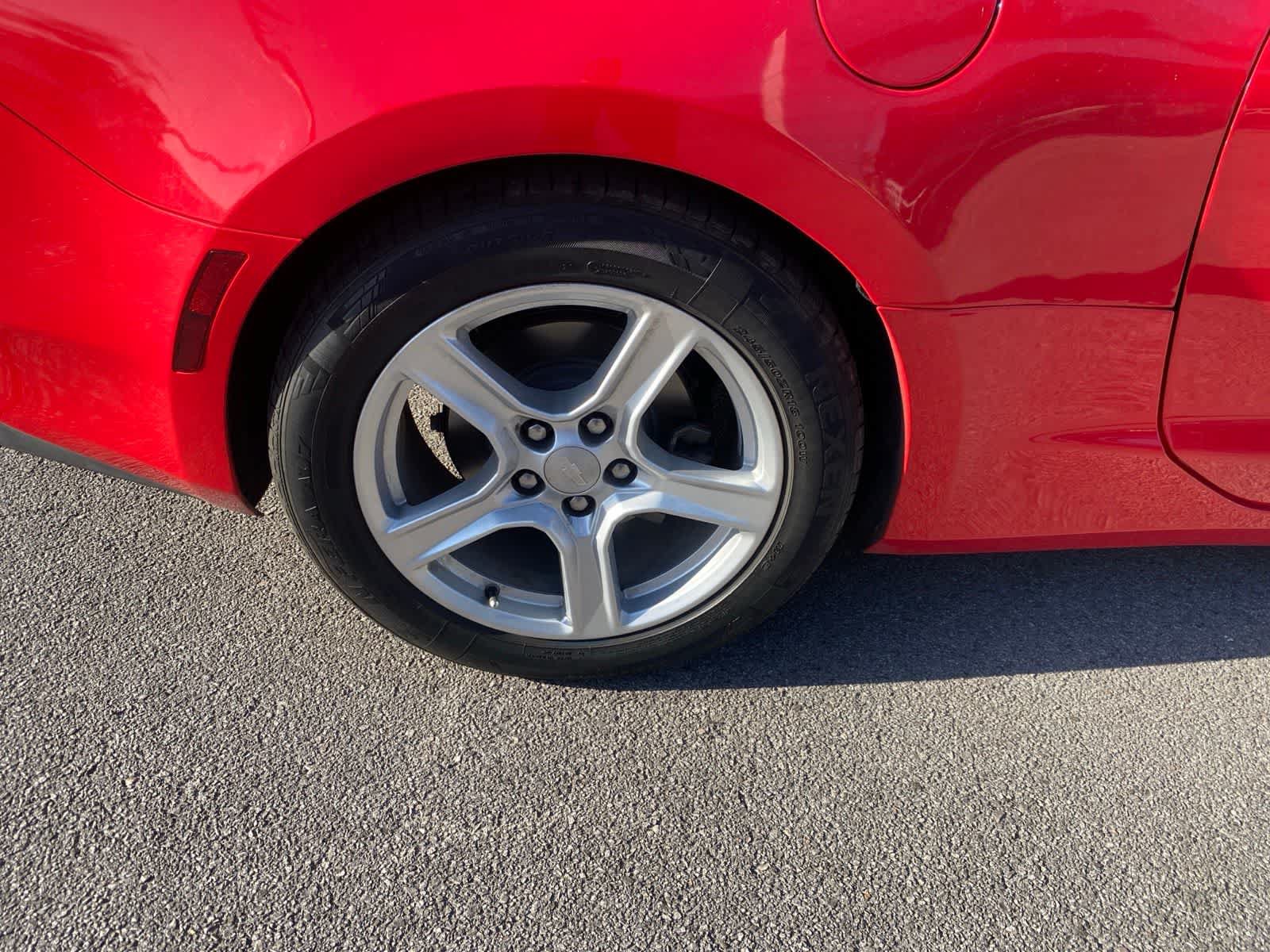 Used 2016 Chevrolet Camaro LT RWD image 5