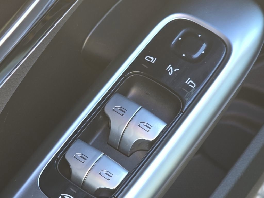 Used 2022 Mercedes-Benz C 300 Sedan image 27