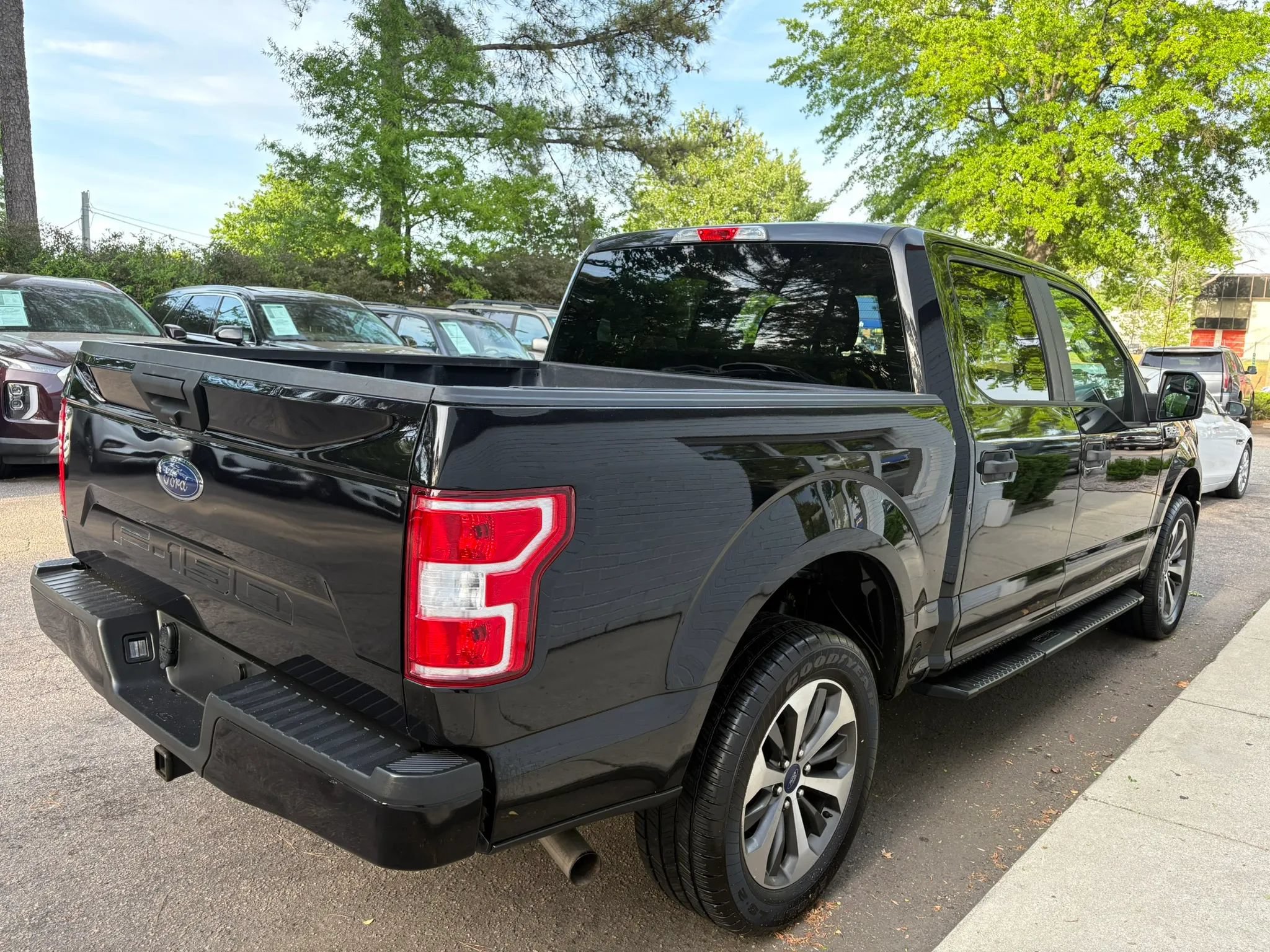 Used 2019 Ford F150 XL w/ Equipment Group 101A Mid AWD/4WD image 5