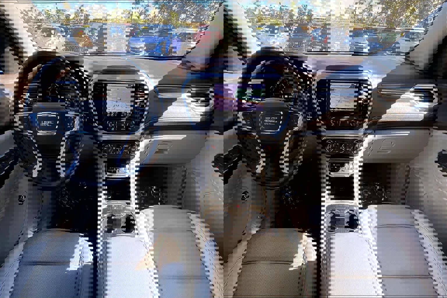 Used 2021 GMC Acadia SLT image 15