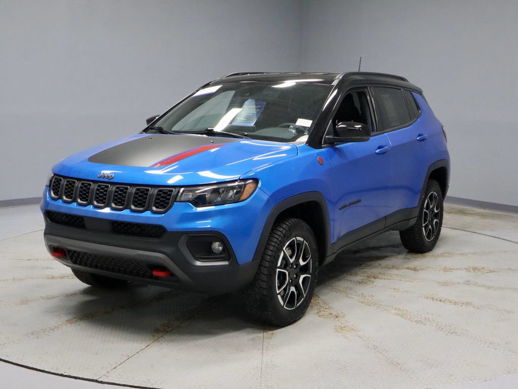Used 2025 Jeep Compass Trailhawk AWD/4WD image 6