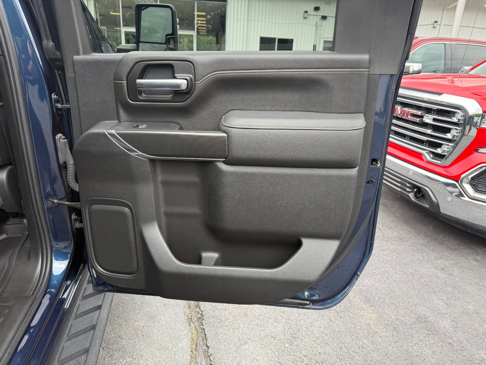 Used 2022 GMC Sierra 2500 AT4 w/ Snow Plow Prep/Camper Package AWD/4WD image 23