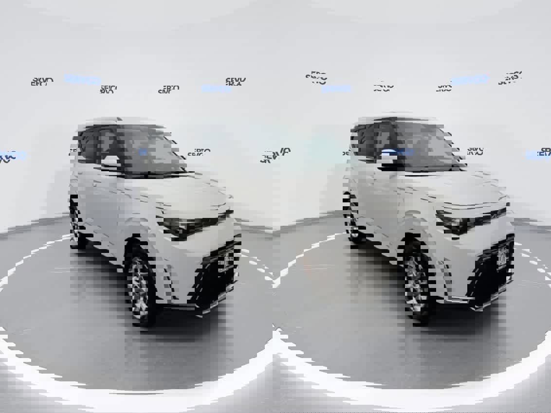 Used 2023 Kia Soul LX w/ LX Technology Package image 3