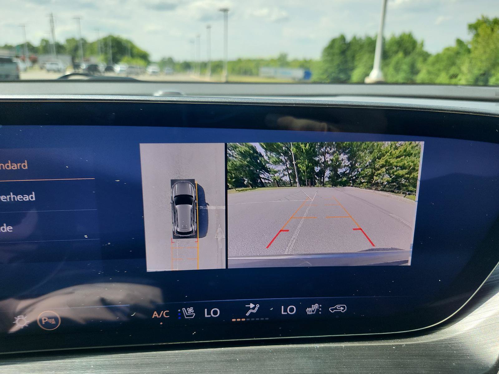 Used 2024 Buick Envision Avenir AWD/4WD image 17