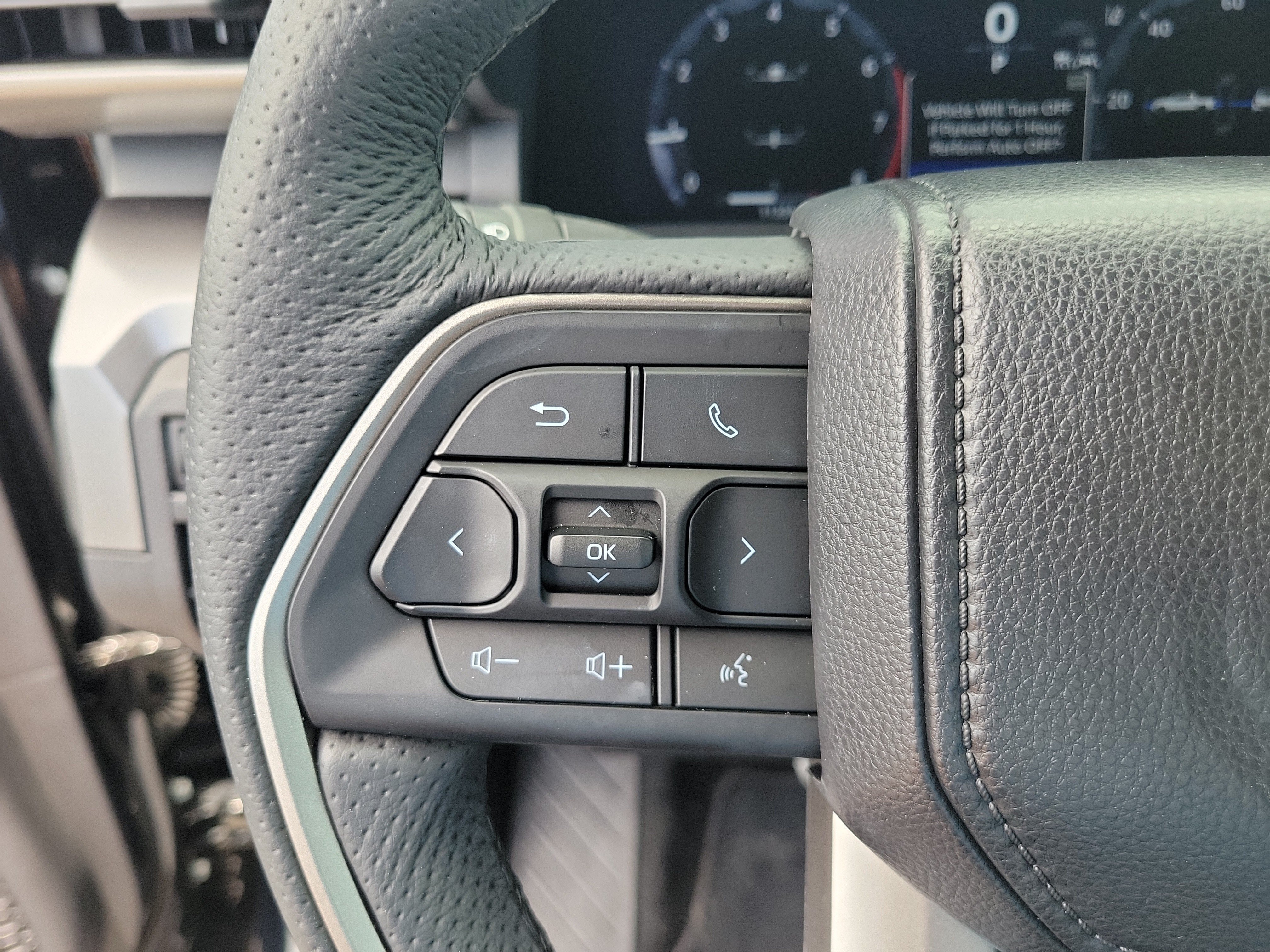 Used 2025 Toyota Tacoma TRD Sport AWD/4WD image 25