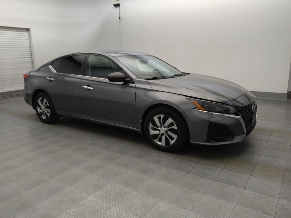 Used 2024 Nissan Altima 2.5 S FWD image 11