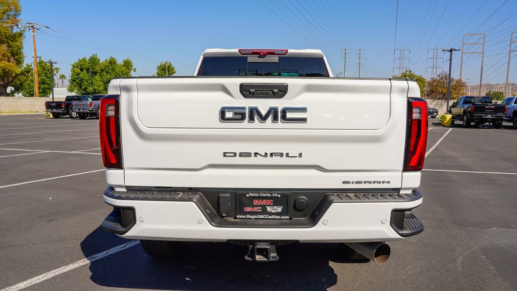Used 2024 GMC Sierra 3500 Denali Ultimate AWD/4WD image 11