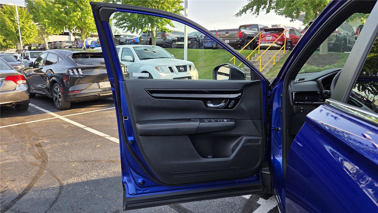 Used 2024 Honda CR-V Sport Touring image 11