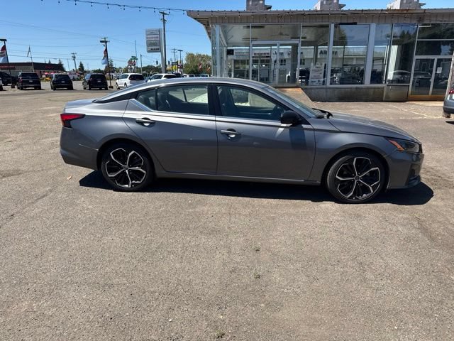 Used 2024 Nissan Altima 2.5 SR FWD image 3