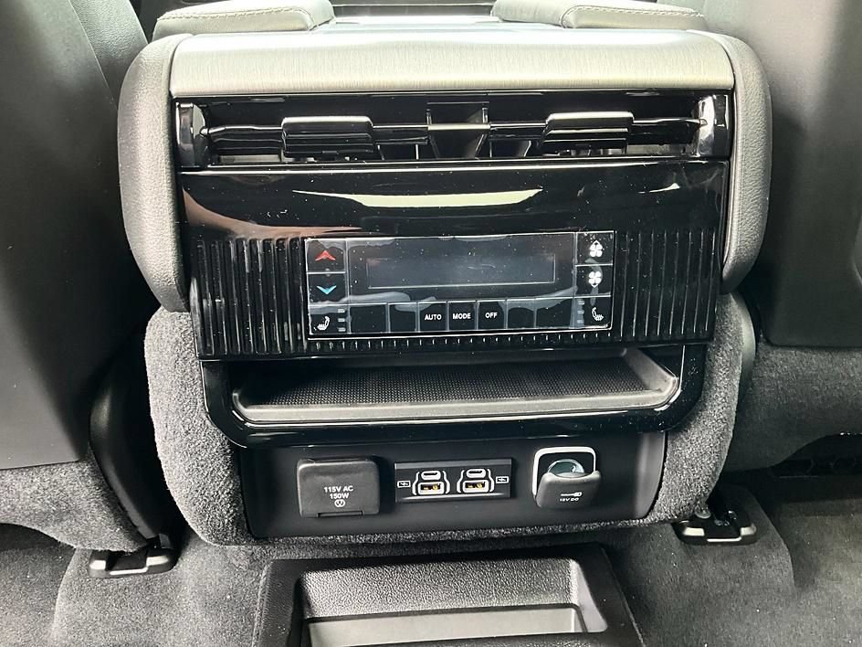 New 2026 Jeep Grand Wagoneer L Limited AWD/4WD image 36