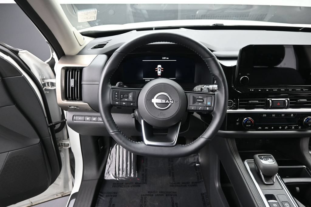 Used 2023 Nissan Pathfinder Platinum AWD/4WD image 10