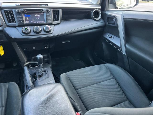 Used 2018 Toyota RAV4 LE image 17