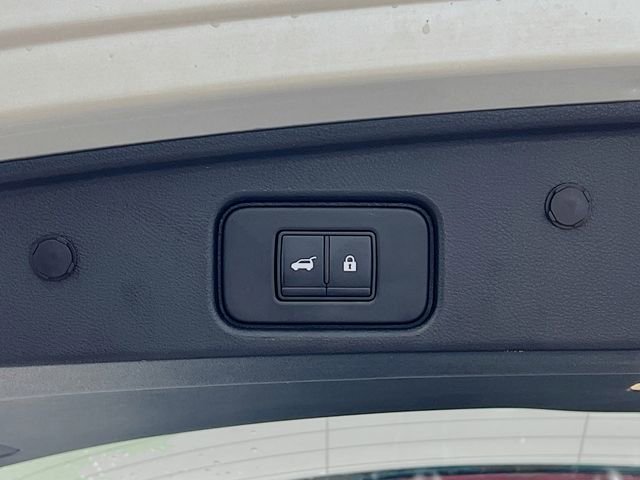 Used 2022 Nissan Pathfinder SL image 27