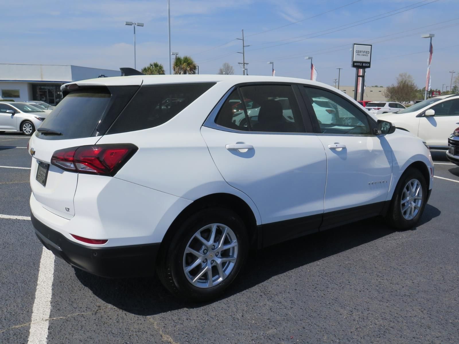 Used 2024 Chevrolet Equinox LT FWD image 3