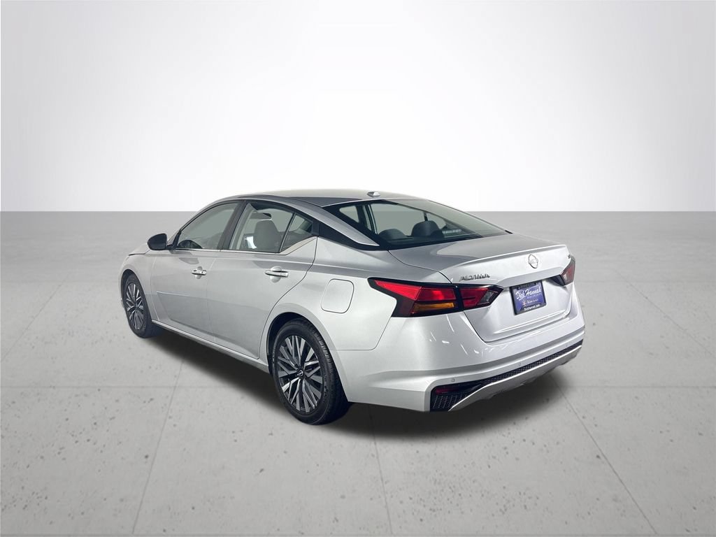 Used 2024 Nissan Altima 2.5 SV FWD image 8