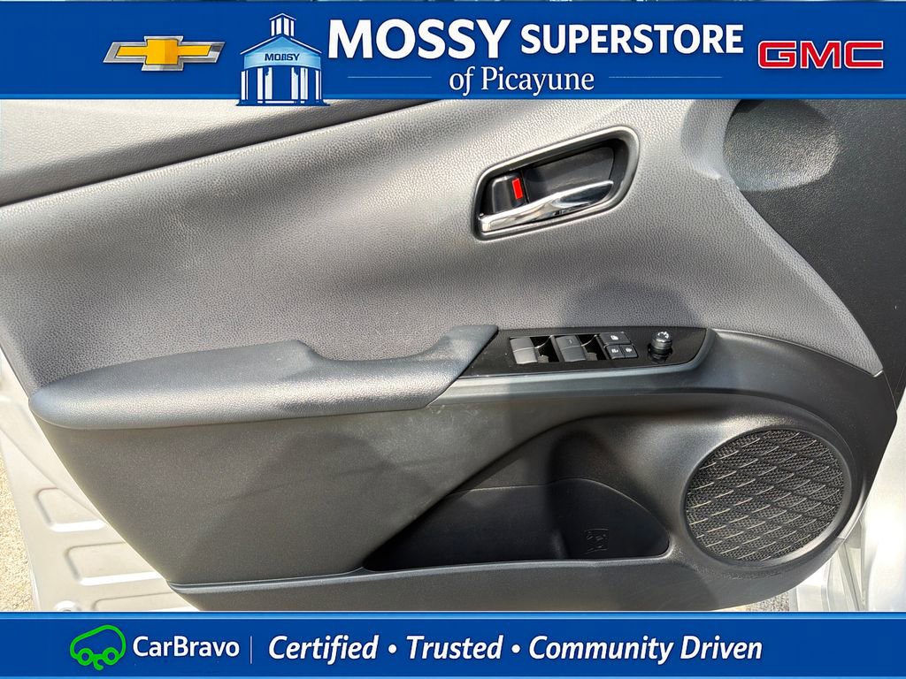 Used 2022 Toyota Prius FWD image 13