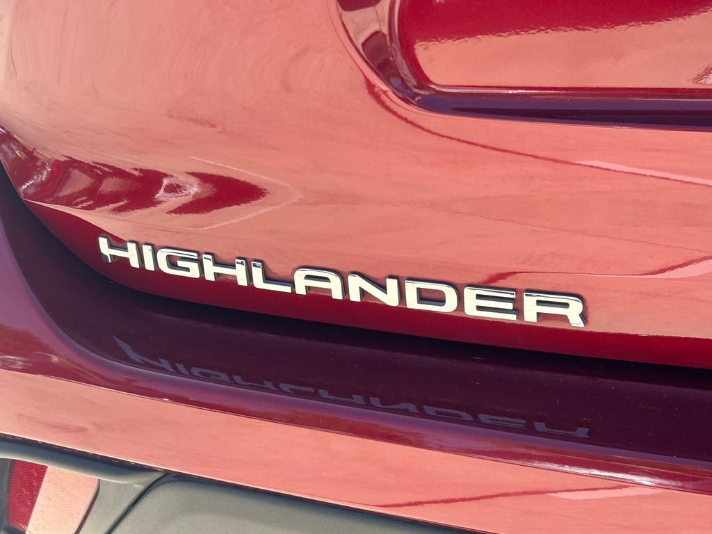 Used 2022 Toyota Highlander XLE FWD image 13