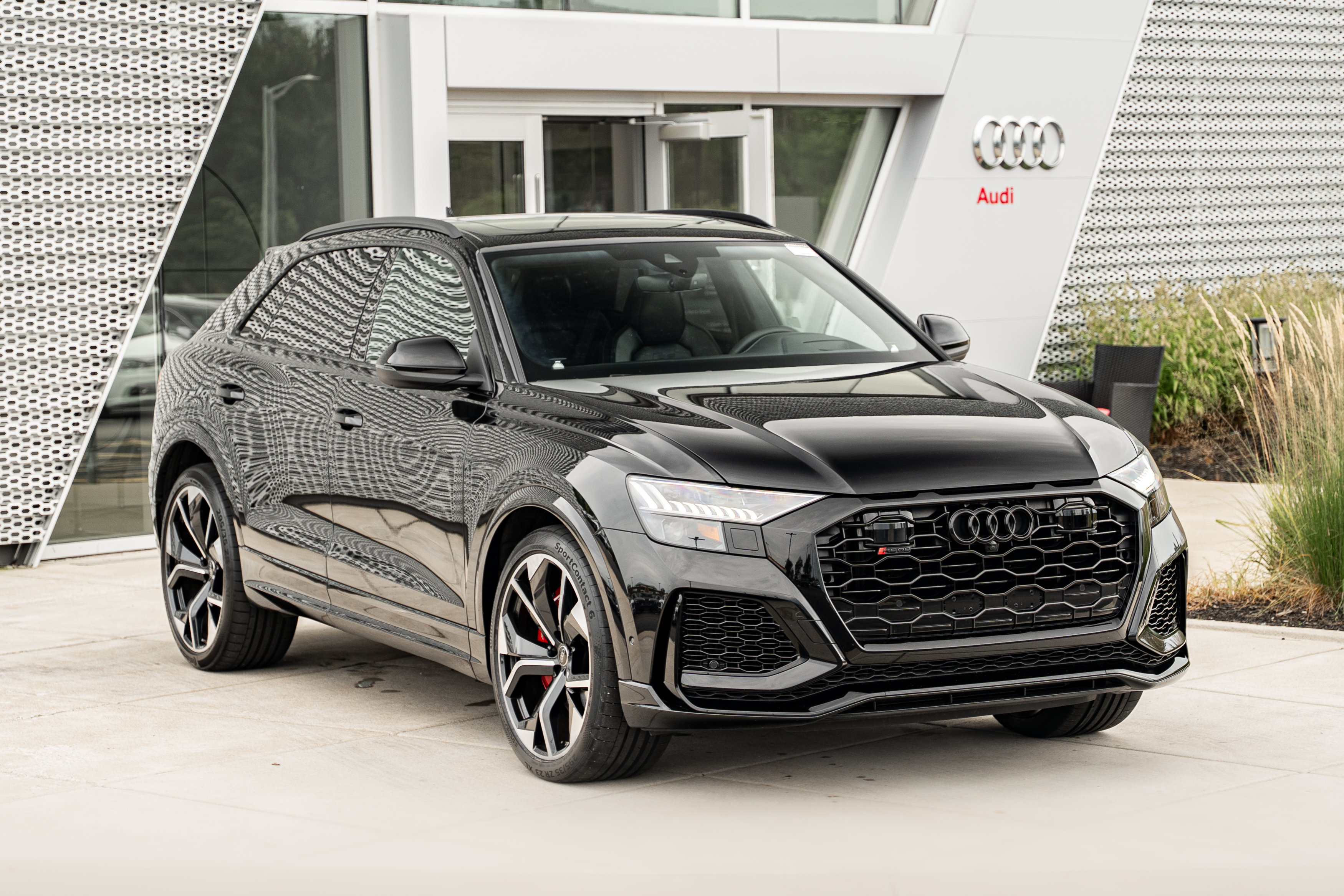 Certified 2024 Audi RS Q8 w/ Black Optic Package AWD/4WD image 2
