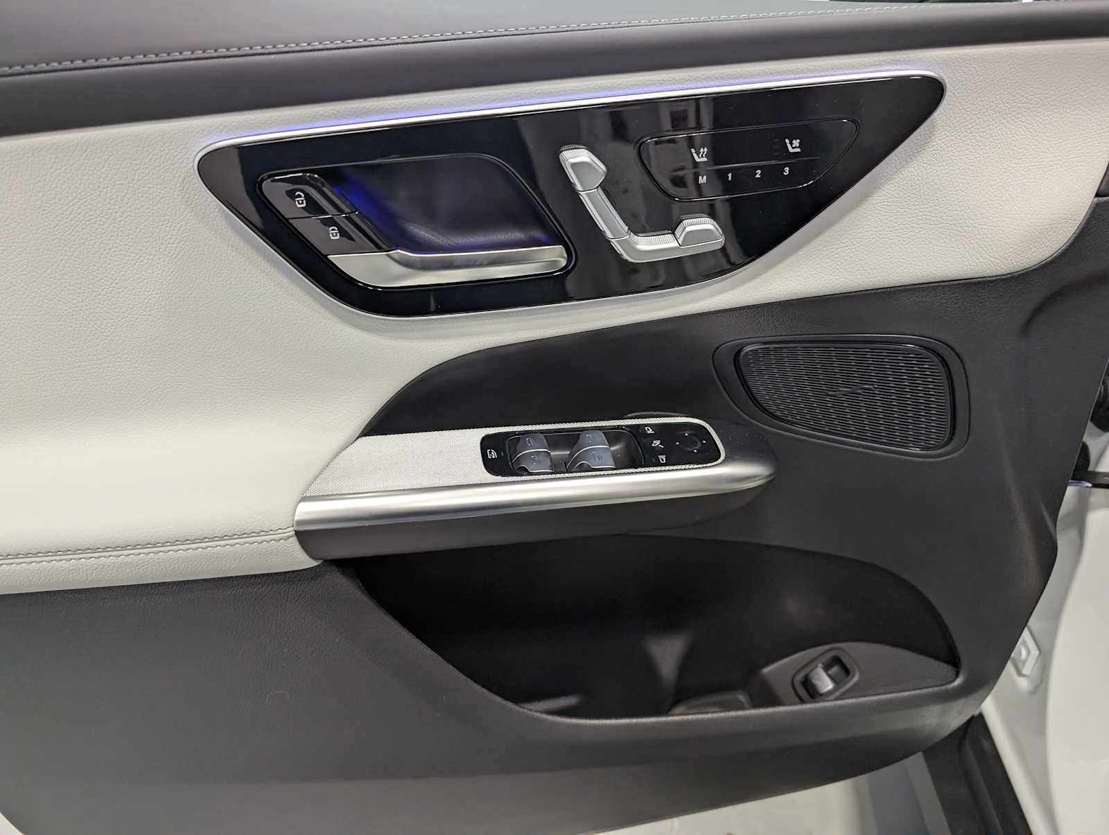 New 2026 Mercedes-Benz GLC 300 GLC 300 image 32