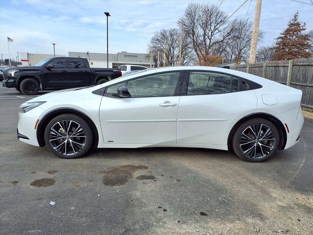 Used 2024 Toyota Prius XLE image 31